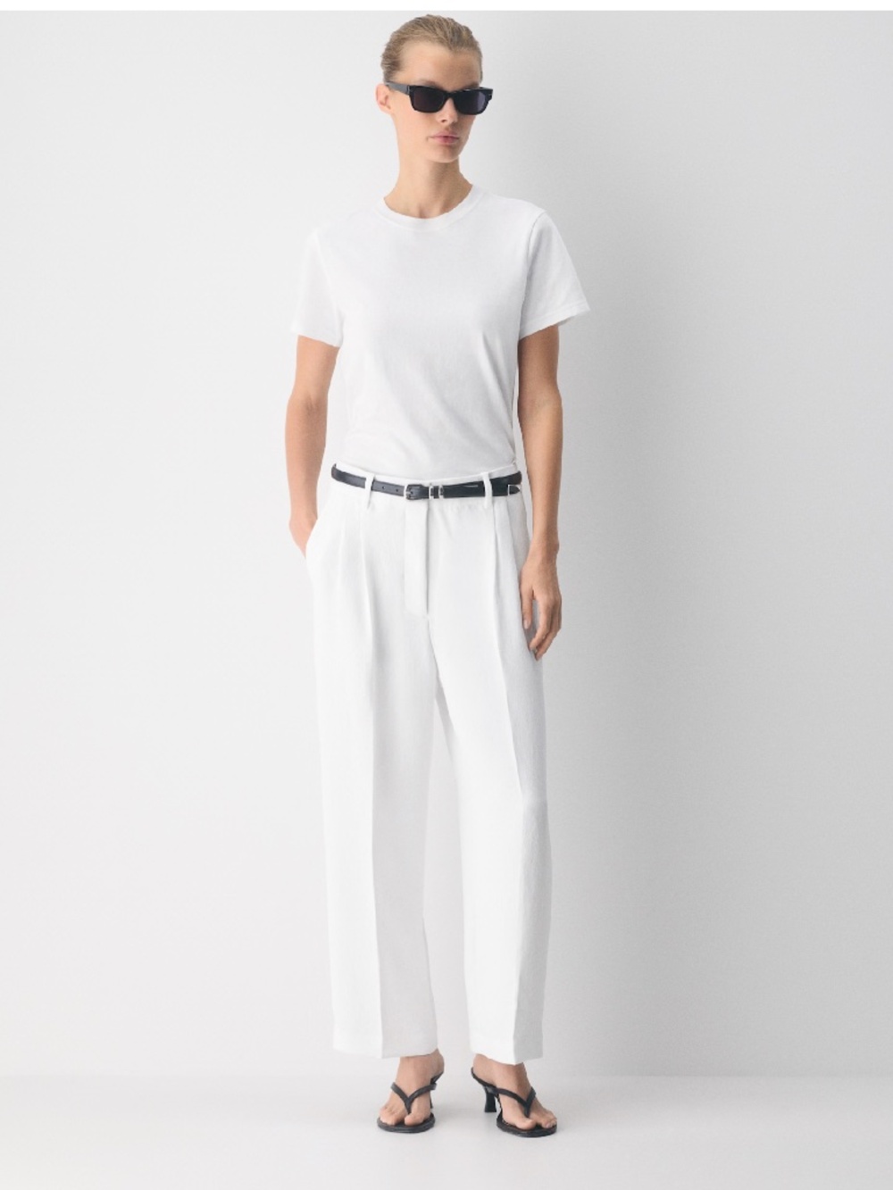 Aritzia The Effortless Pant Cropped